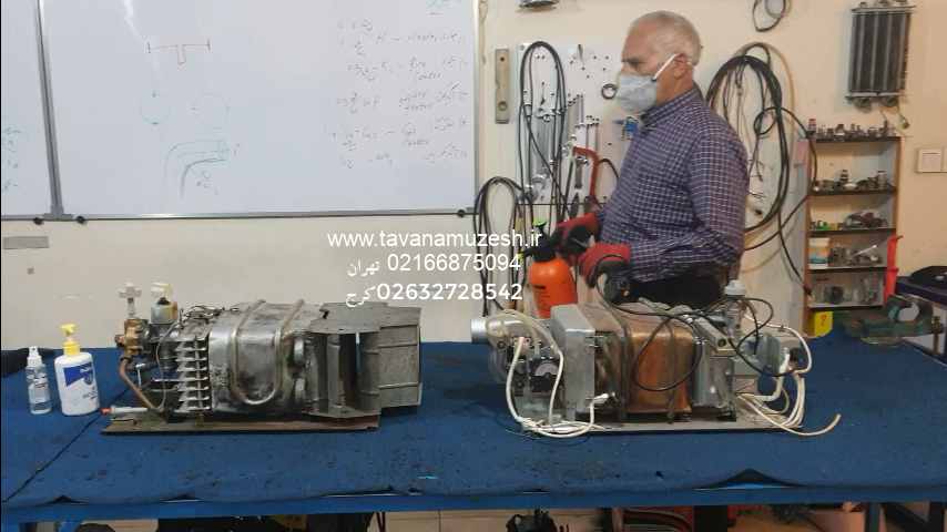 استاد و دو آبگرمکن دیواری بوتان